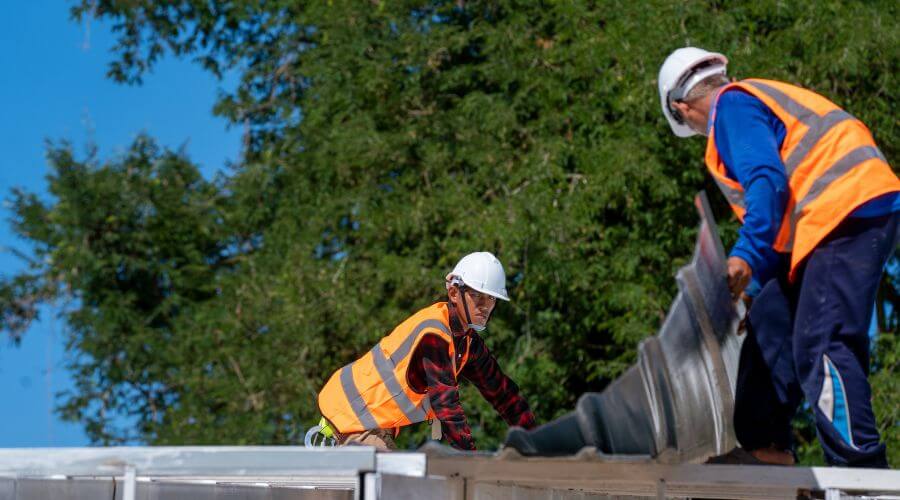 Professional gutter cleaning in Cook Sta, MO